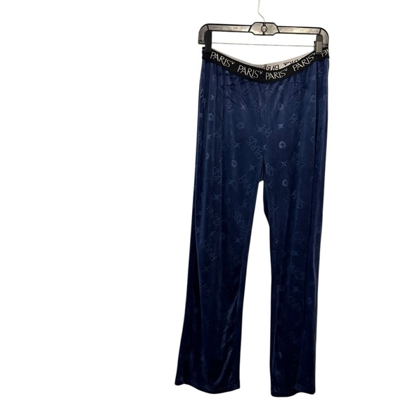 Paris Hilton Blush and Midnight Pajama Set - Picture 2 of 3